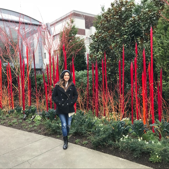 🔸 Meet Your Posher 🤪 - Picture 2 of 4